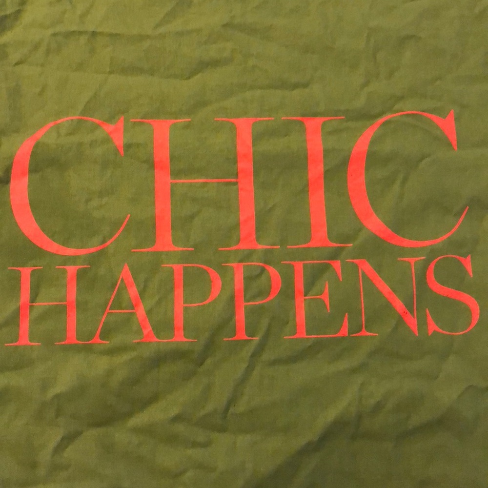 Gifted to a buyer-Green tote CHIC happens